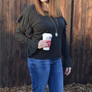 Umgee black ruffle sweater EUC